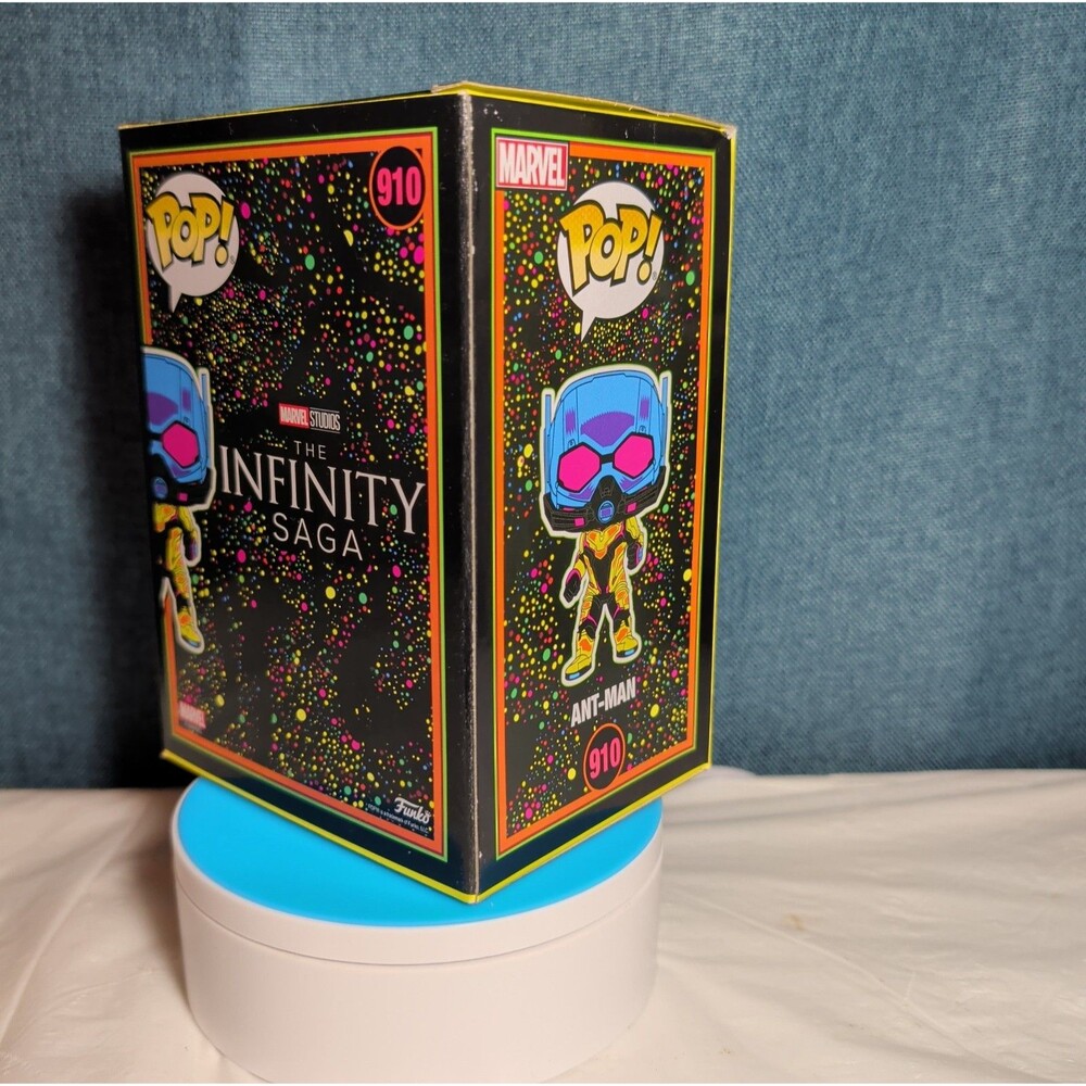 Funko Pop Ant-Man 910 Avengers Endgame Blacklight Target Exclusive PreOwned - Picture 3 of 16